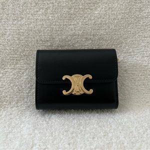 CELINE - COMPACT WALLET WITH COIN TRIOMPHE IN SHINY CALFSKIN